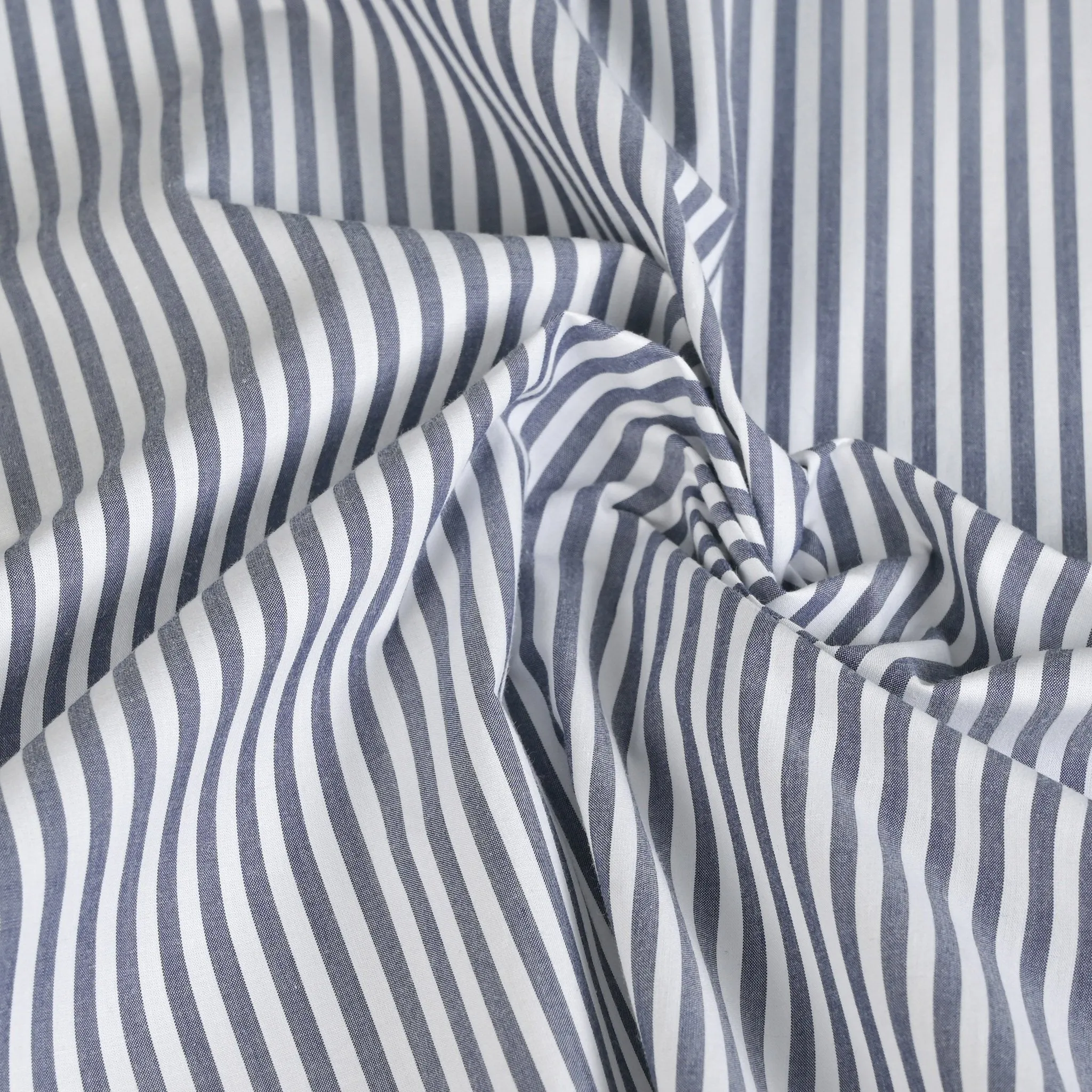 White & Blue Poplin Fabric 98933